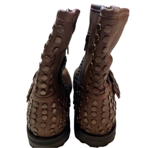 Charles Albert Brown boots Size 6.5 has studs and buckle detail side zip NEW - Picture 5 of 12